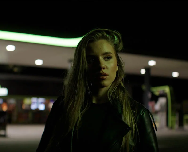 Bohaterka nocnej sceny – trailer książki „Sadie” wydawnictwa Moondrive